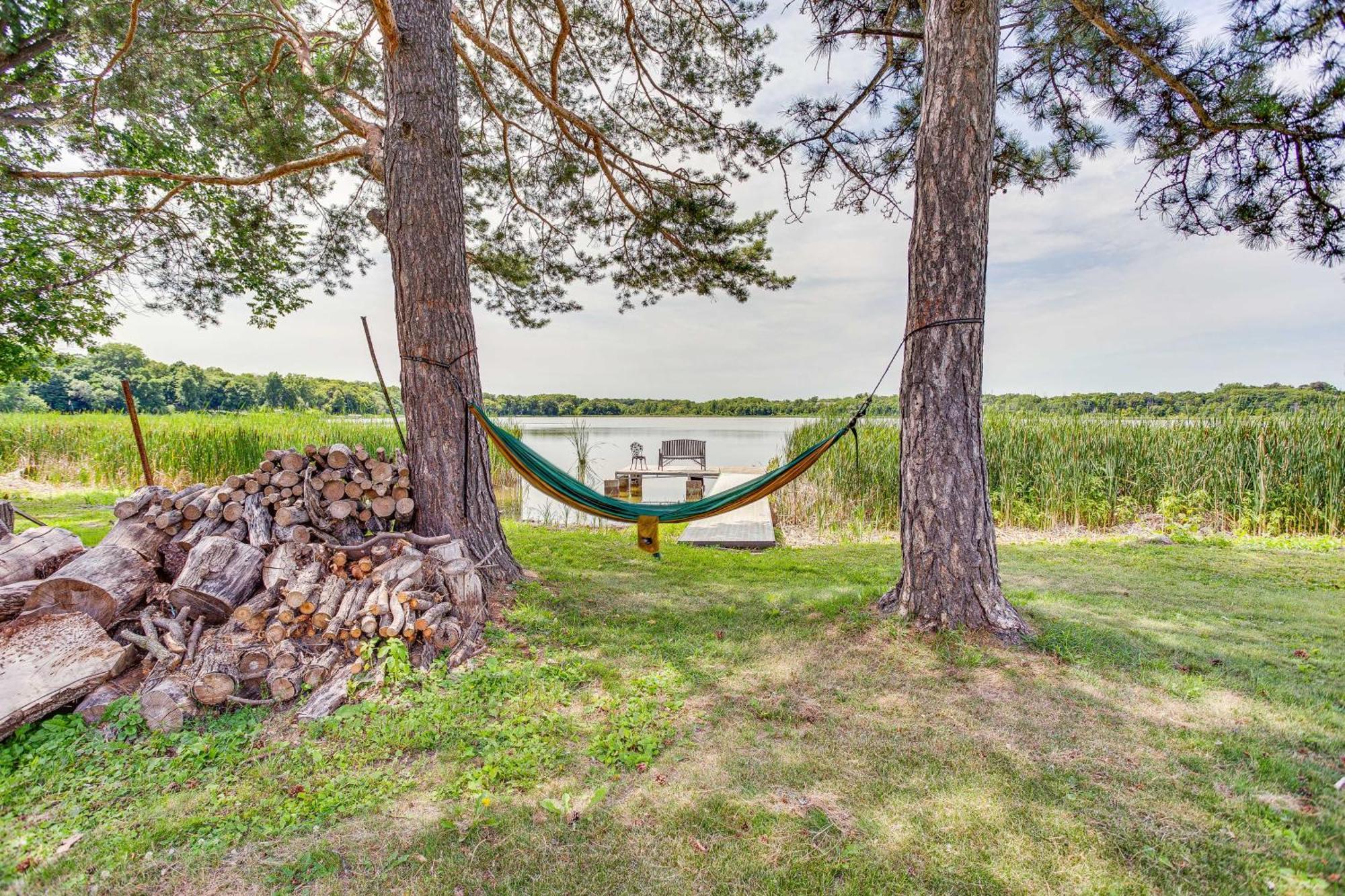 Welcoming Lakefront Mound Apartment With Fire Pit! Exterior photo